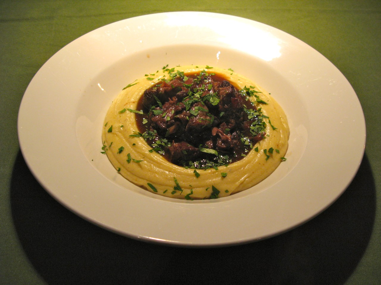 Ochsenschwanz mit Schokosauce und&nbsp;Pastinakenpüree