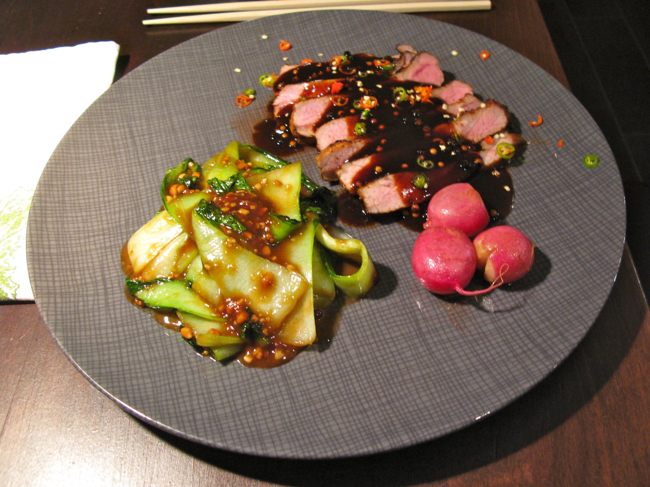 Secreto vom Schwein mit Pak Choi und&nbsp;Erdnüssen