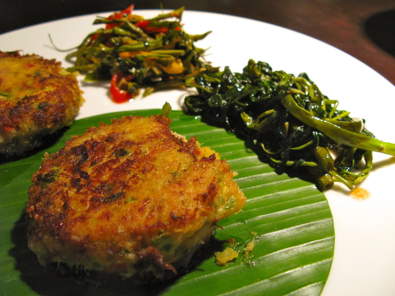 Fishcakes mit Wassermimose und&nbsp;Wasserspinat