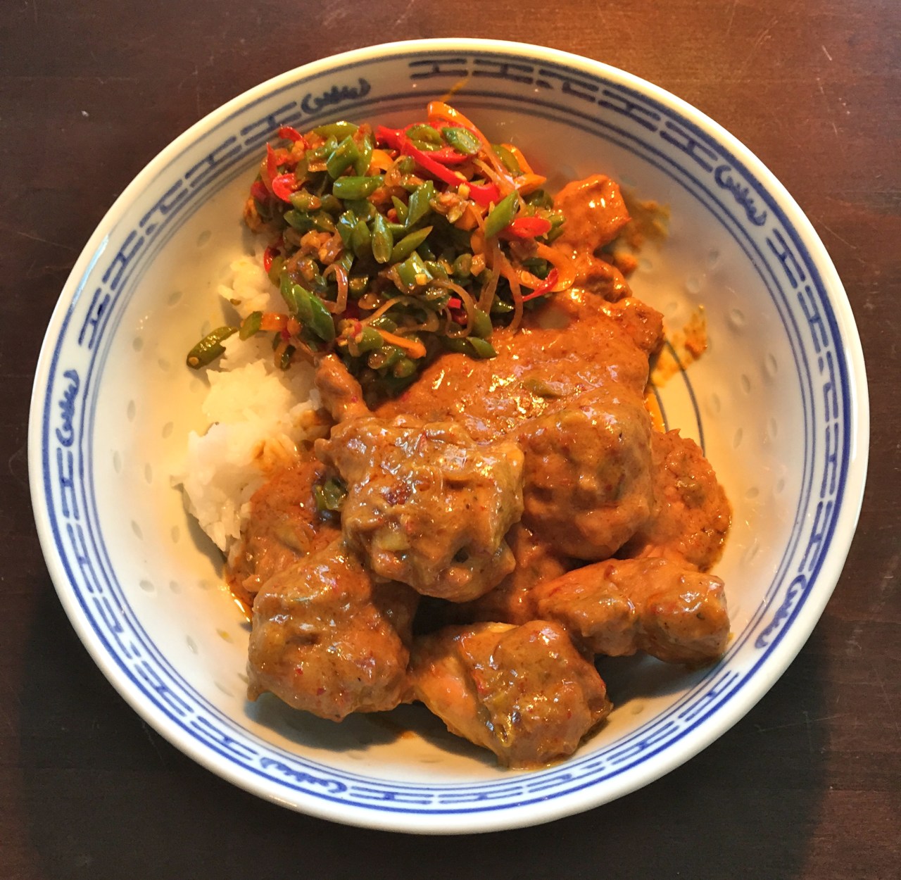 Ayam Petis – Hühnchen mit Shrimp-Kokossauce