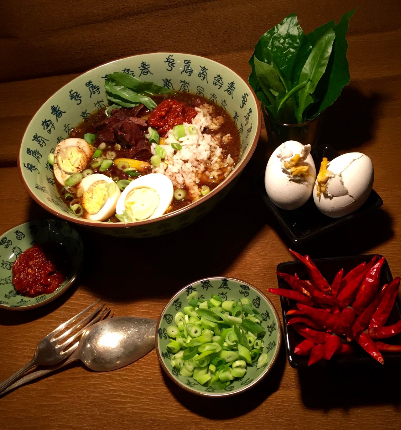 Rawon | Die schwarze Suppe aus Indonesien…und ‚Speedy-Salt-Eggs‘