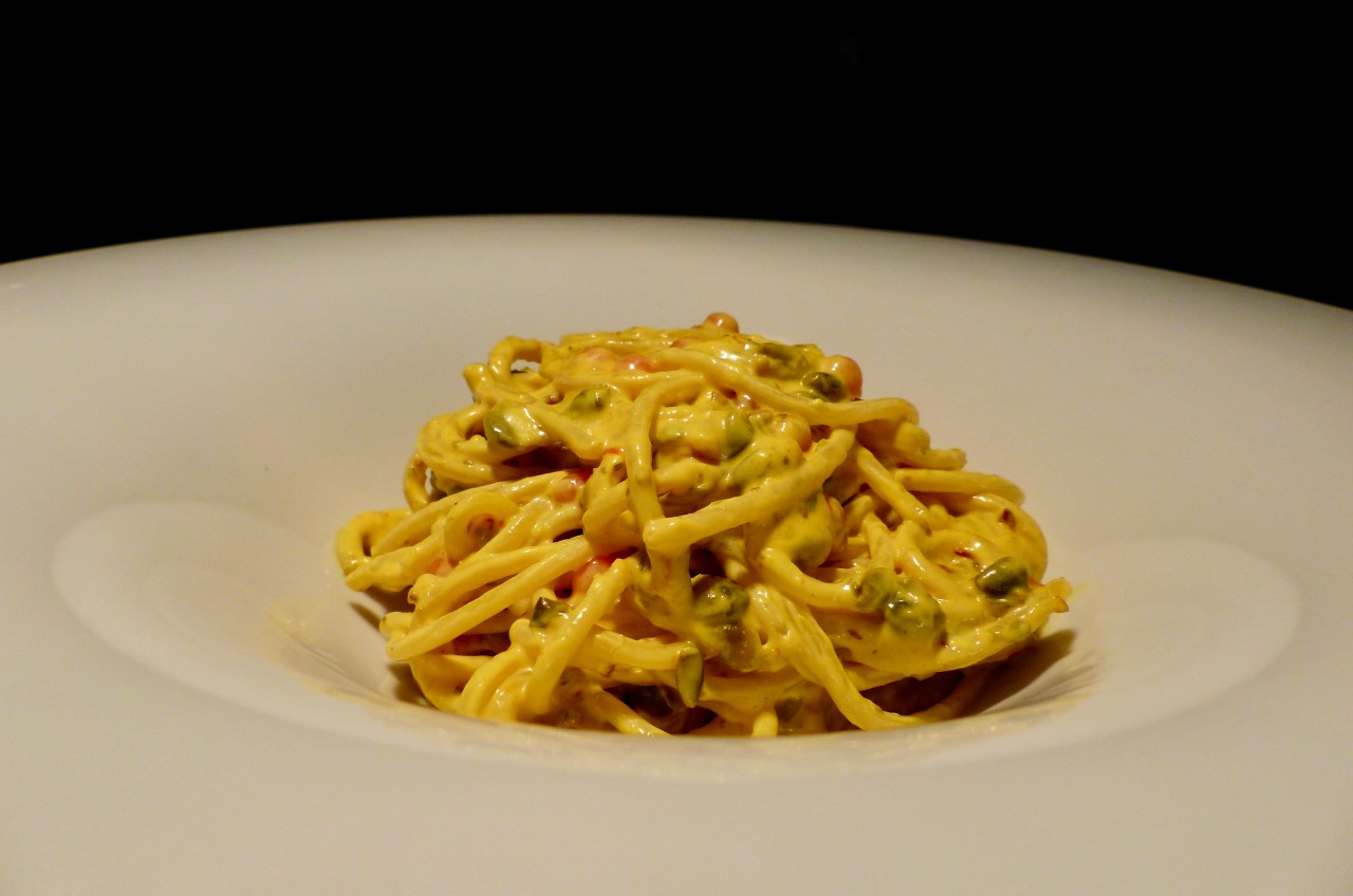 Pasta in Zitronen-Kapern-Sauce