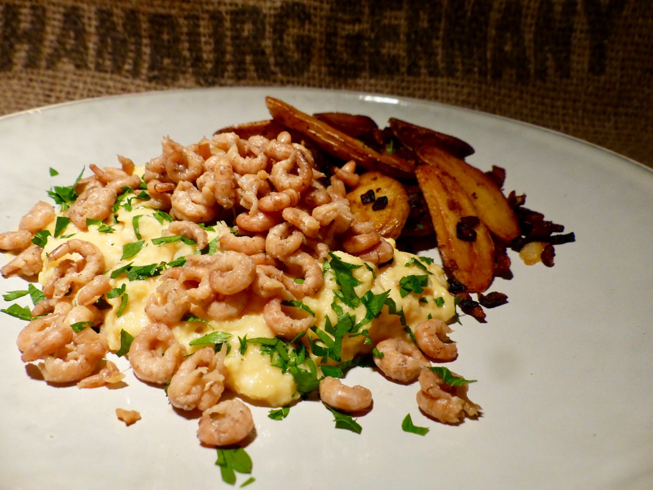 Büsumer Krabben mit Rührei und&nbsp;Bratkartoffeln