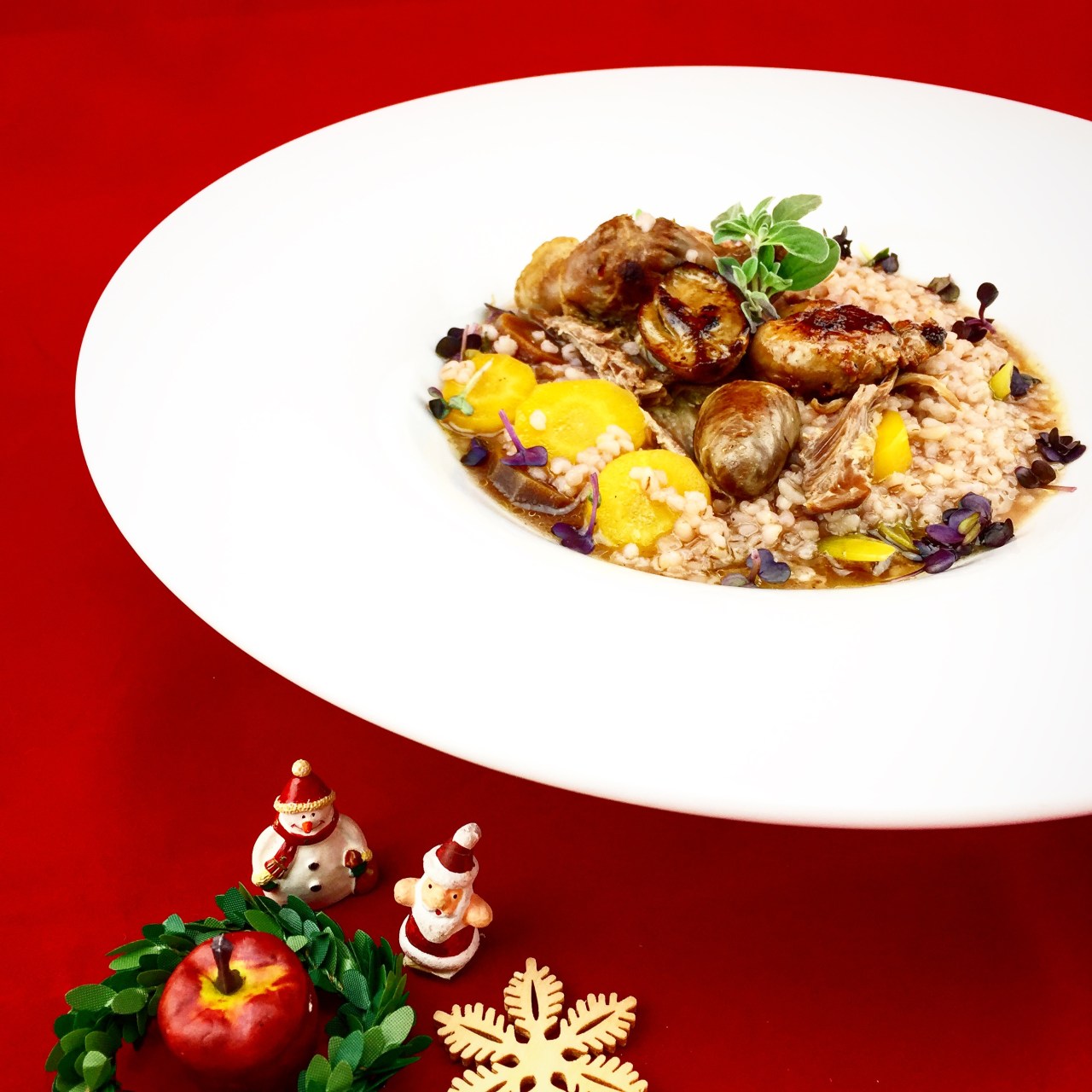 Ganslsuppe mit Graupen und Gänseklein